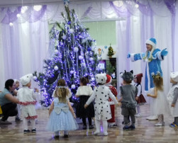 У нас сегодня первый Новый год! У нас сегодня первый Новый год!.