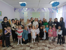 В России отмечают День МАТЕРИ В России отмечают День МАТЕРИ.