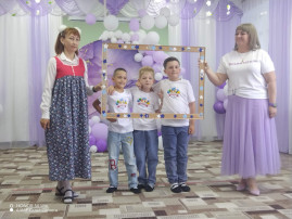 Выпускной праздник - символ окончания беззаботного дошкольного детства Выпускной праздник - символ окончания беззаботного дошкольного детства.